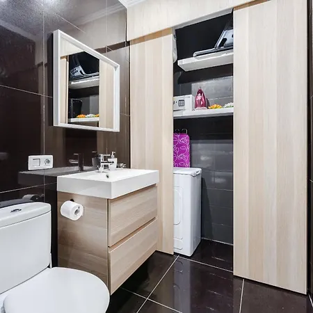 Oceanfront With Private Balcony In Playa Paraiso 아데제